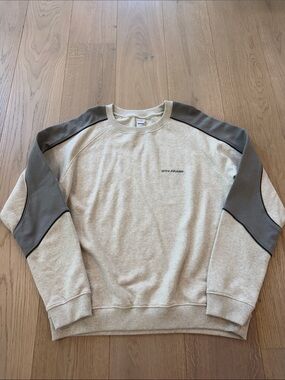 Iets Frans Stone and Gray Colorblock Crewneck Sweater Men’s Medium